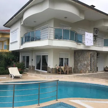 Kleopatra Nepur 5-Bedroom Villa In Alanya アランヤ